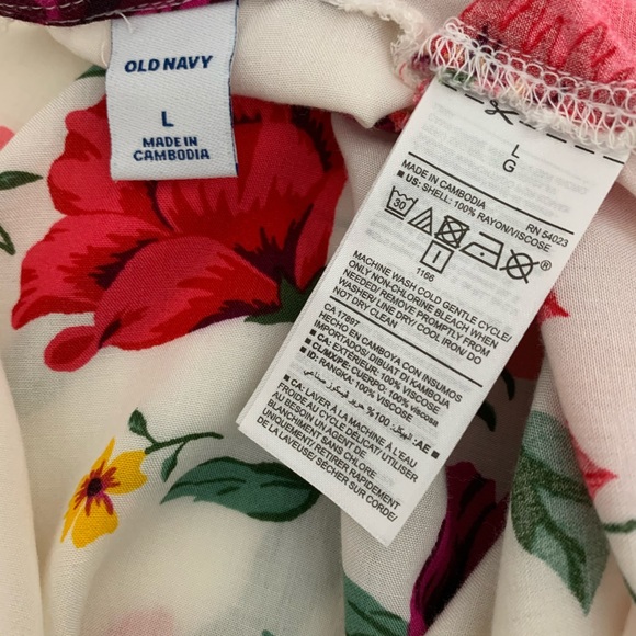 Sleeveless white floral top. Light and breezy - Picture 5 of 5